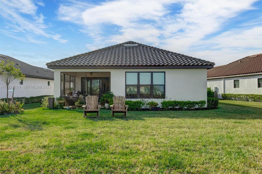 На продажу: $430,000 (2 спален, 2 ванн, 1777 Квадратных фут)