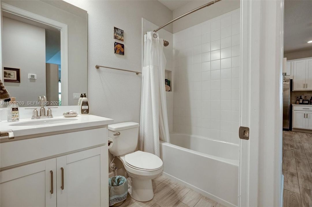 На продажу: $430,000 (2 спален, 2 ванн, 1777 Квадратных фут)