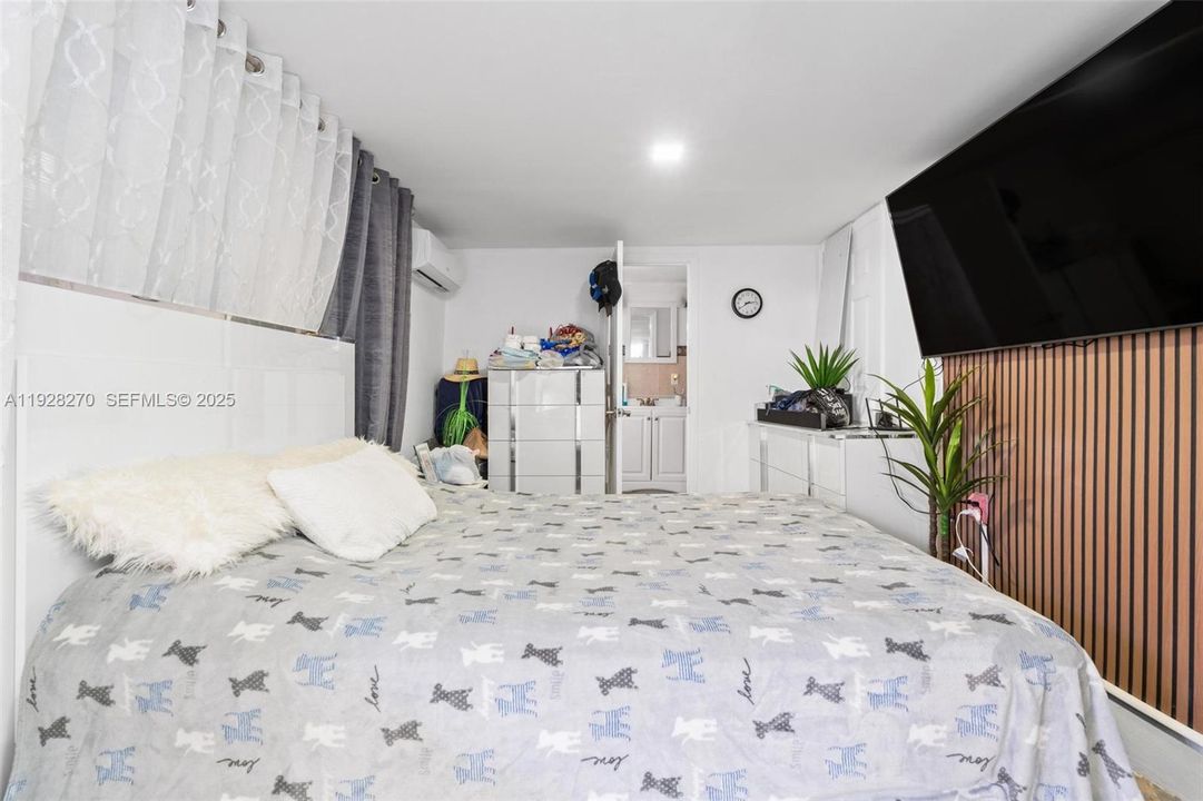 待售: $600,000 (4 贝兹, 3 浴室, 1393 平方英尺)