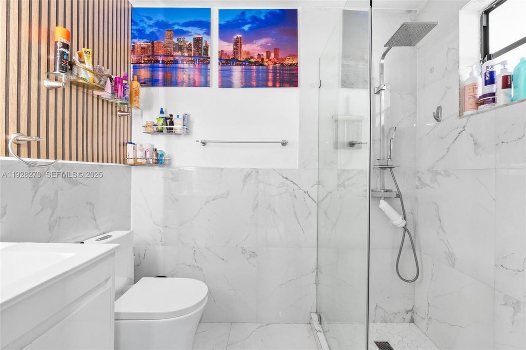 待售: $600,000 (4 贝兹, 3 浴室, 1393 平方英尺)