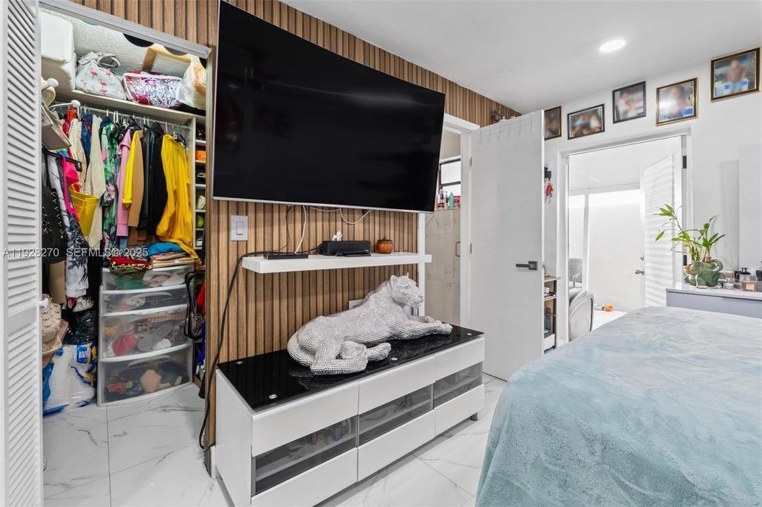 待售: $600,000 (4 贝兹, 3 浴室, 1393 平方英尺)