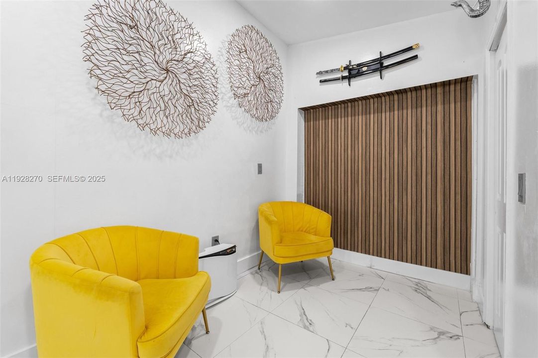 待售: $600,000 (4 贝兹, 3 浴室, 1393 平方英尺)