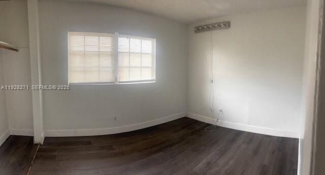For Rent: $1,800 (2 beds, 1 baths, 900 Square Feet)