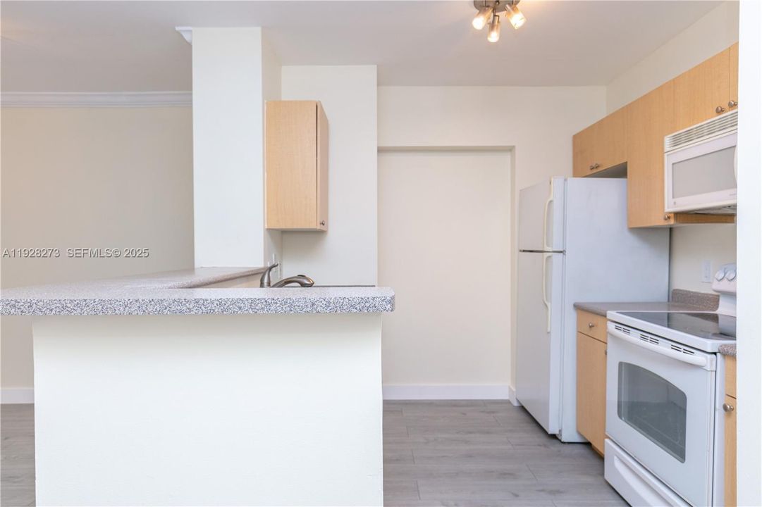 В аренду: $1,995 (1 спален, 1 ванн, 755 Квадратных фут)