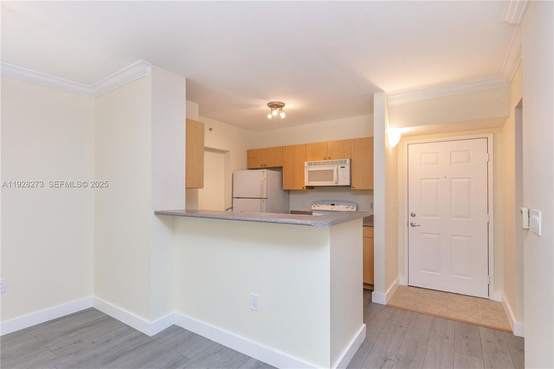 В аренду: $1,995 (1 спален, 1 ванн, 755 Квадратных фут)