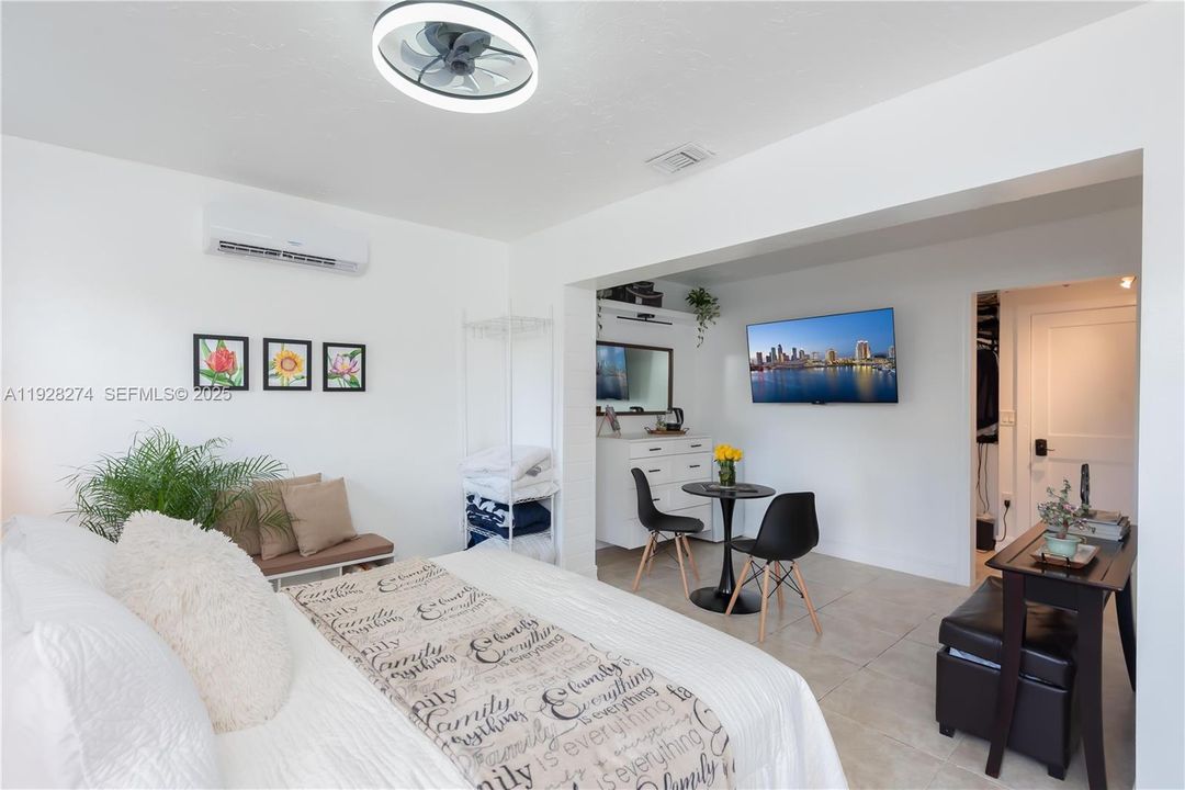 For Sale: $825,000 (3 beds, 2 baths, 1839 Square Feet)