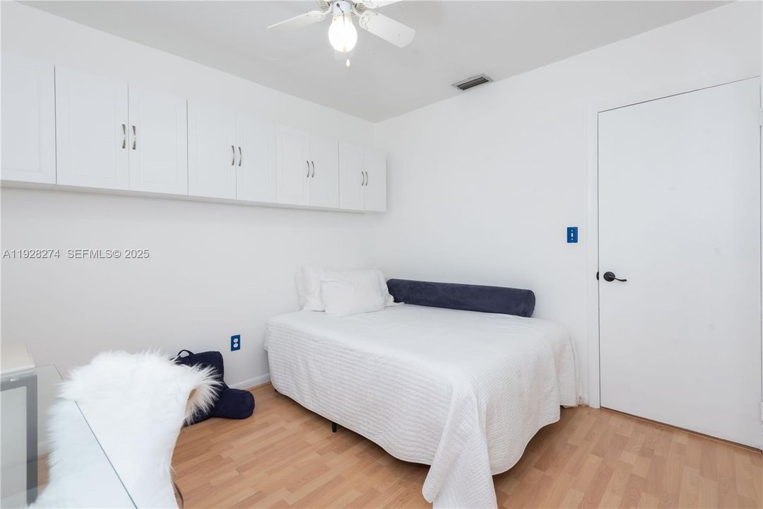 For Sale: $825,000 (3 beds, 2 baths, 1839 Square Feet)