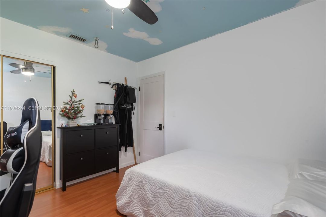 For Sale: $825,000 (3 beds, 2 baths, 1839 Square Feet)