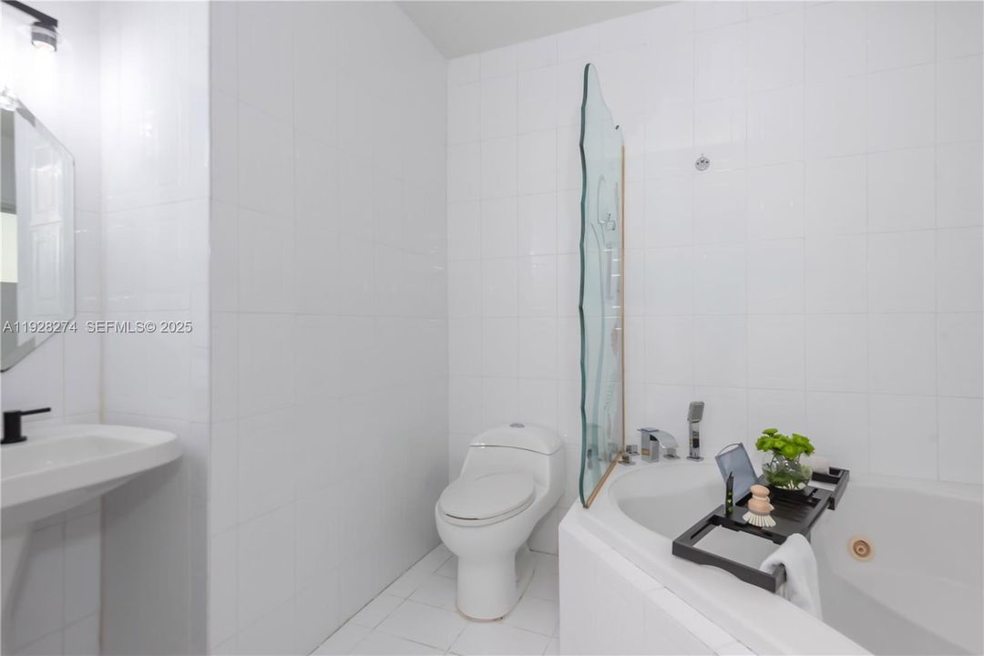 For Sale: $825,000 (3 beds, 2 baths, 1839 Square Feet)