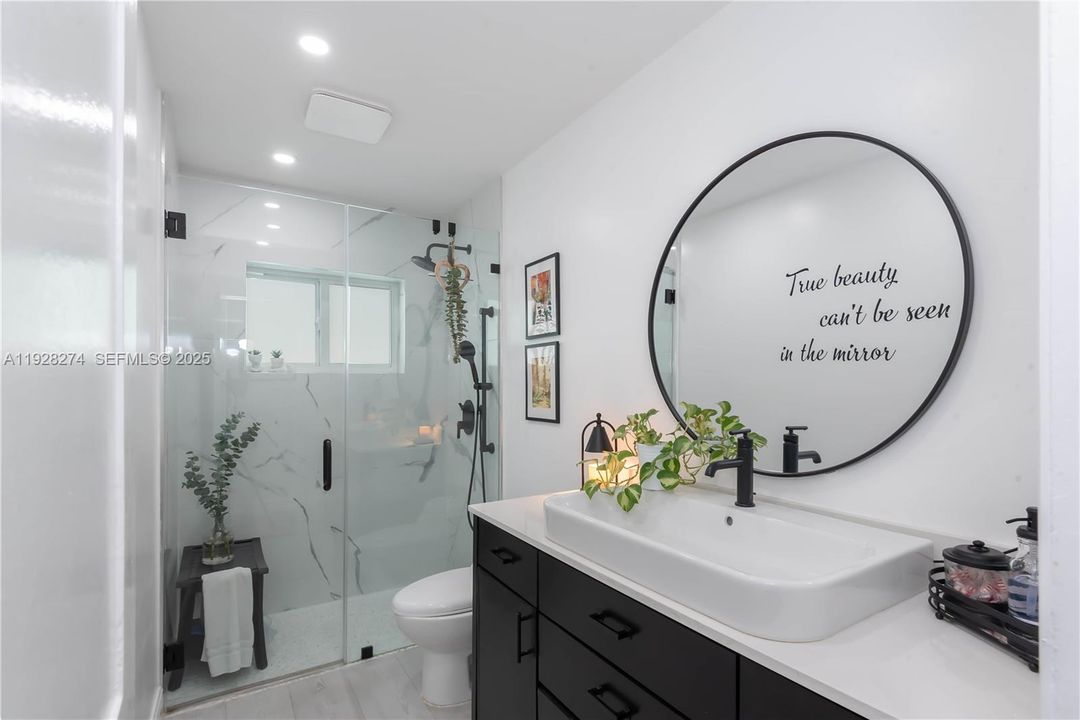 For Sale: $825,000 (3 beds, 2 baths, 1839 Square Feet)