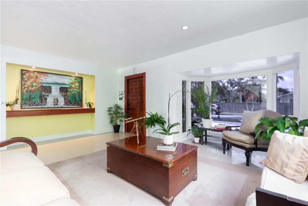 For Sale: $825,000 (3 beds, 2 baths, 1839 Square Feet)