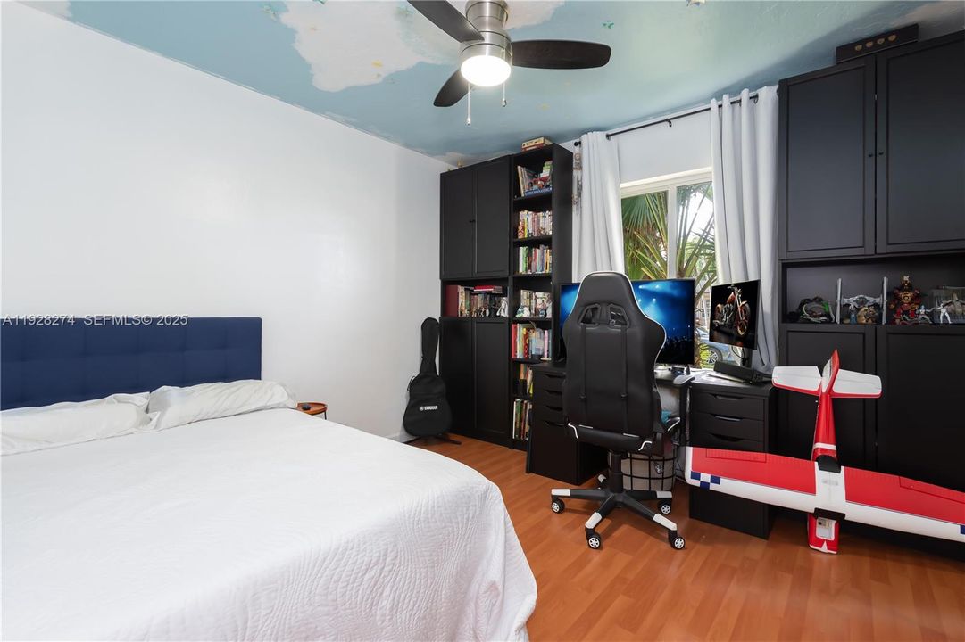 For Sale: $825,000 (3 beds, 2 baths, 1839 Square Feet)