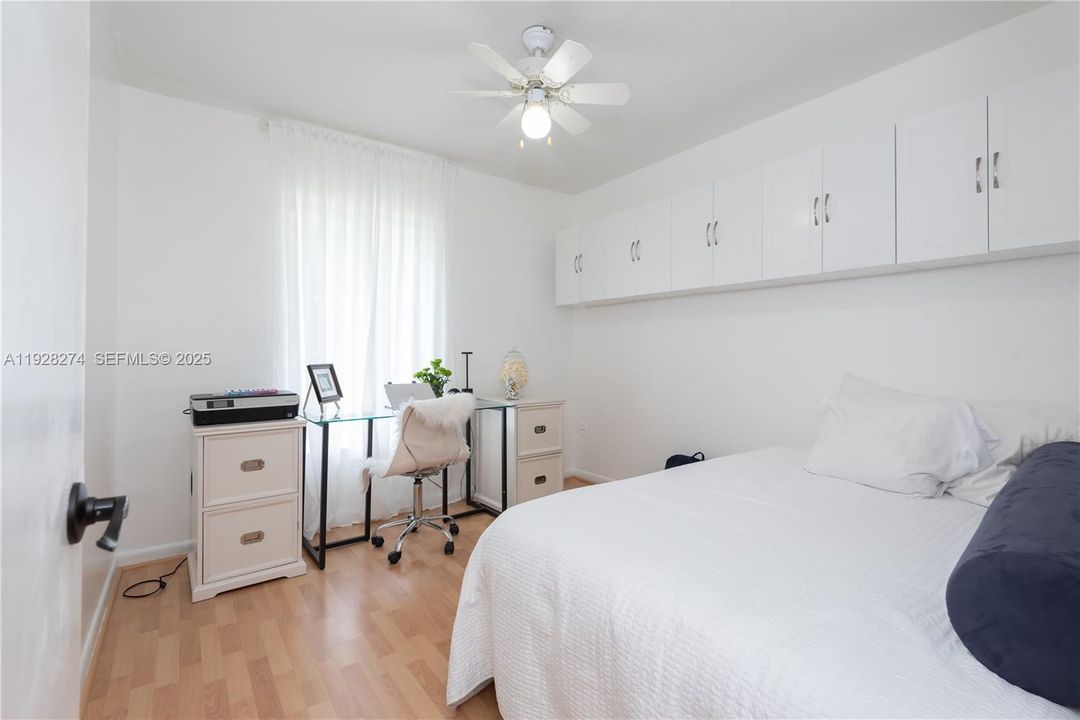 For Sale: $825,000 (3 beds, 2 baths, 1839 Square Feet)