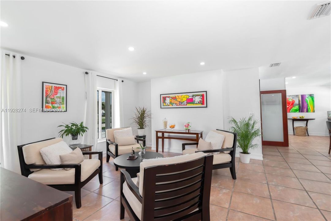 For Sale: $825,000 (3 beds, 2 baths, 1839 Square Feet)