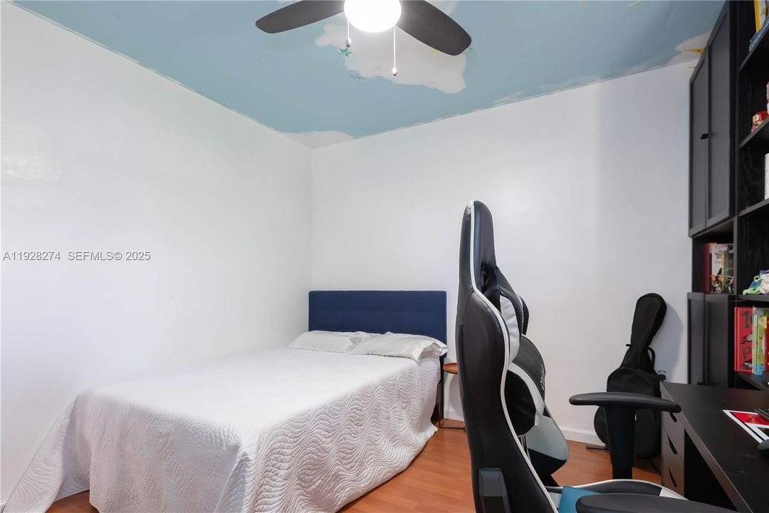 For Sale: $825,000 (3 beds, 2 baths, 1839 Square Feet)