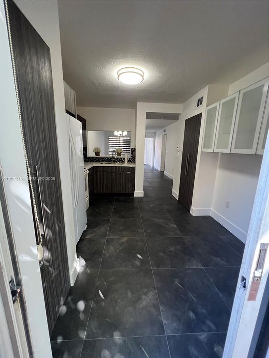 На продажу: $350,000 (2 спален, 2 ванн, 950 Квадратных фут)