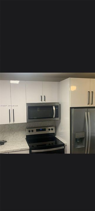 For Rent: $2,150 (2 beds, 2 baths, 956 Square Feet)