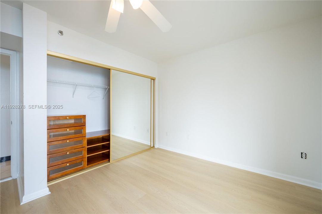 For Sale: $570,000 (2 beds, 2 baths, 970 Square Feet)