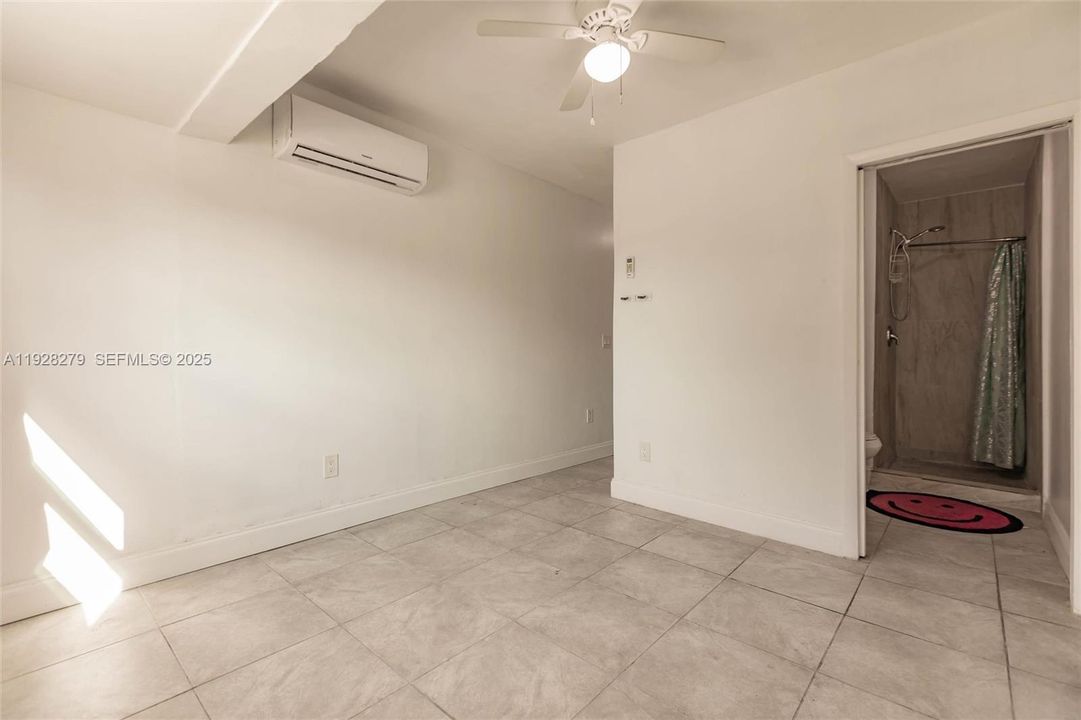 待售: $425,000 (4 贝兹, 3 浴室, 1520 平方英尺)