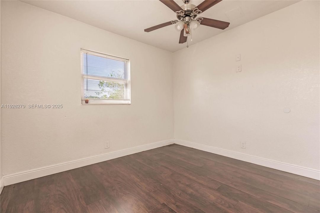 待售: $425,000 (4 贝兹, 3 浴室, 1520 平方英尺)