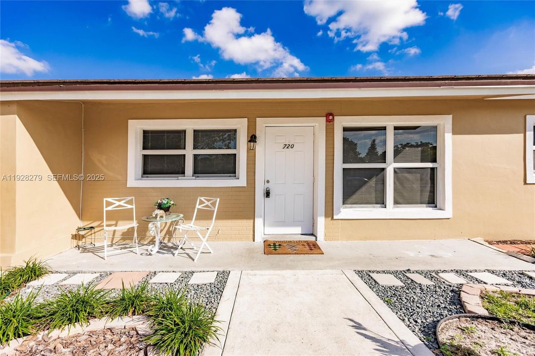 待售: $425,000 (4 贝兹, 3 浴室, 1520 平方英尺)