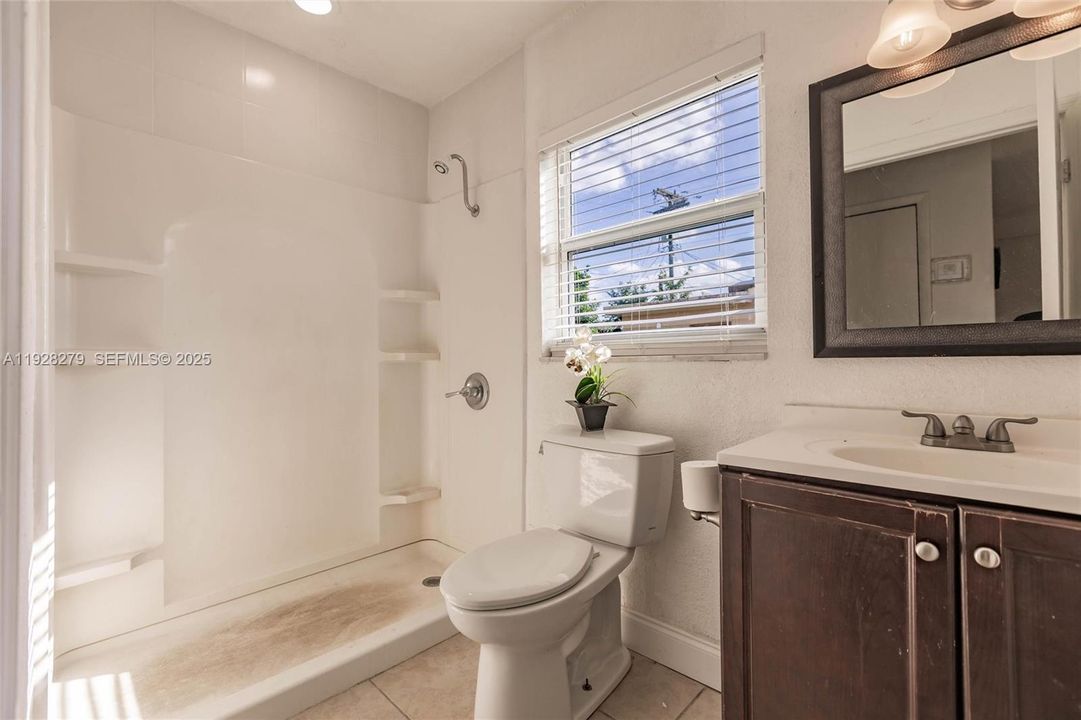 待售: $425,000 (4 贝兹, 3 浴室, 1520 平方英尺)