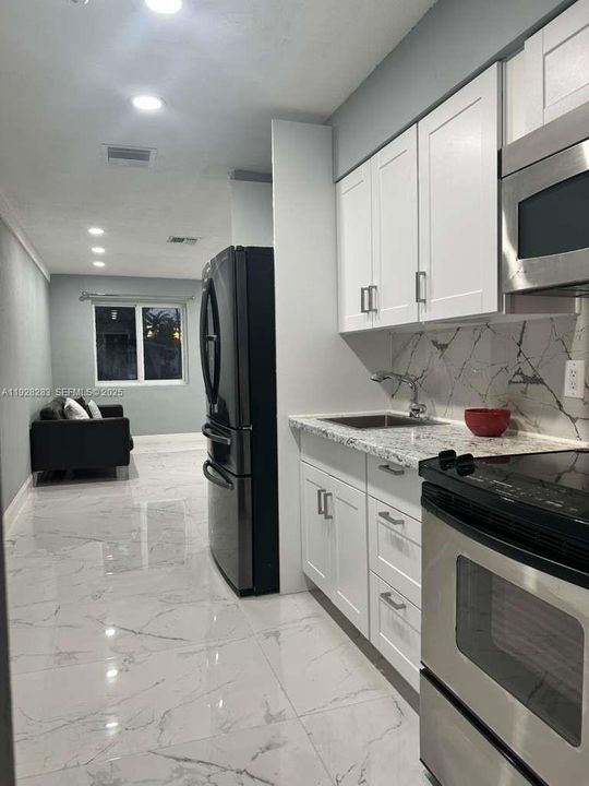 For Rent: $2,350 (2 beds, 1 baths, 1320 Square Feet)