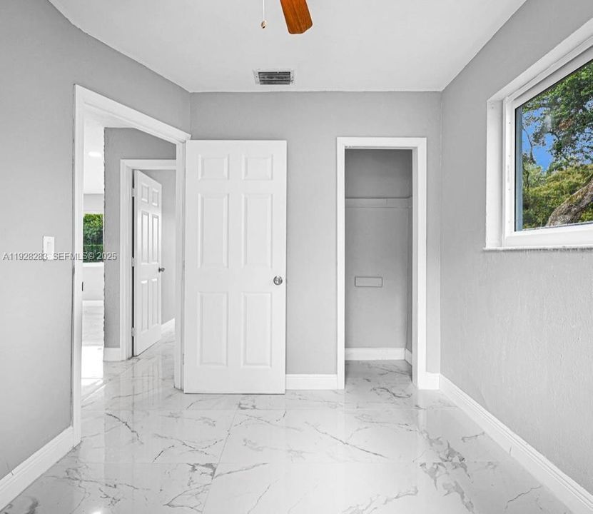 For Rent: $2,350 (2 beds, 1 baths, 1320 Square Feet)