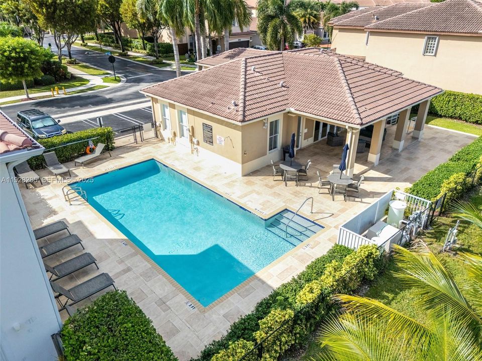 待售: $950,000 (4 贝兹, 2 浴室, 2650 平方英尺)