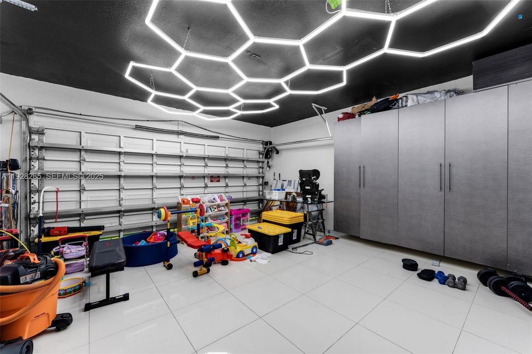 待售: $950,000 (4 贝兹, 2 浴室, 2650 平方英尺)