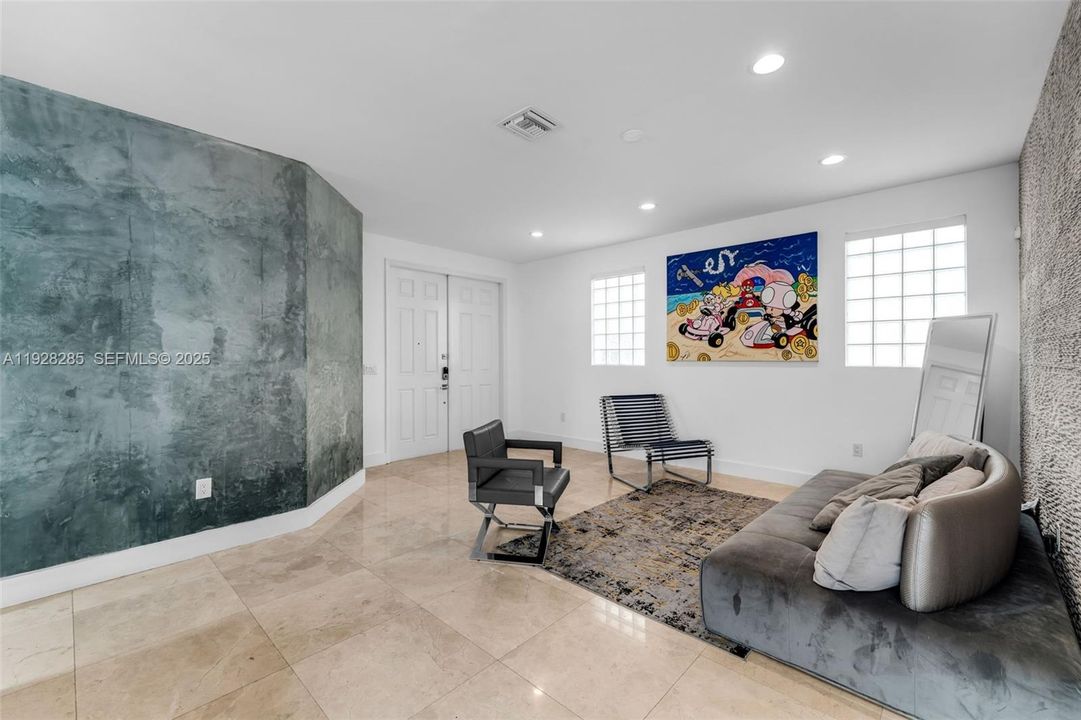 待售: $950,000 (4 贝兹, 2 浴室, 2650 平方英尺)