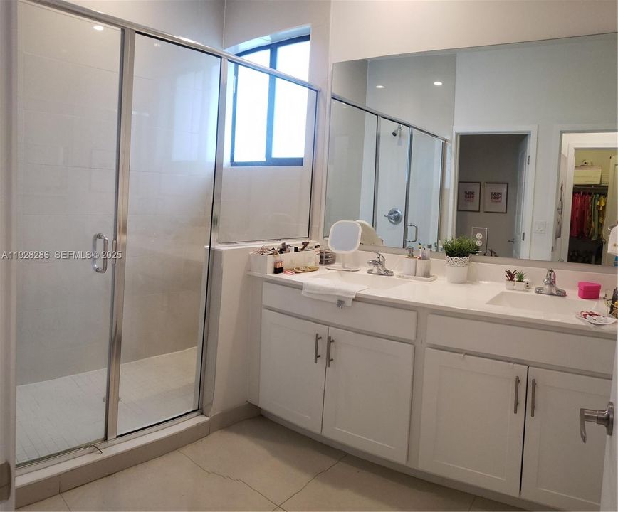 For Rent: $3,750 (4 beds, 3 baths, 1920 Square Feet)