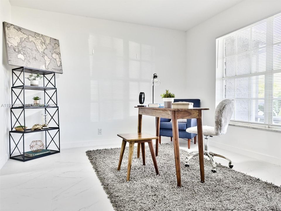 En Venta: $619,900 (4 camas, 2 baños, 1999 Pies cuadrados)