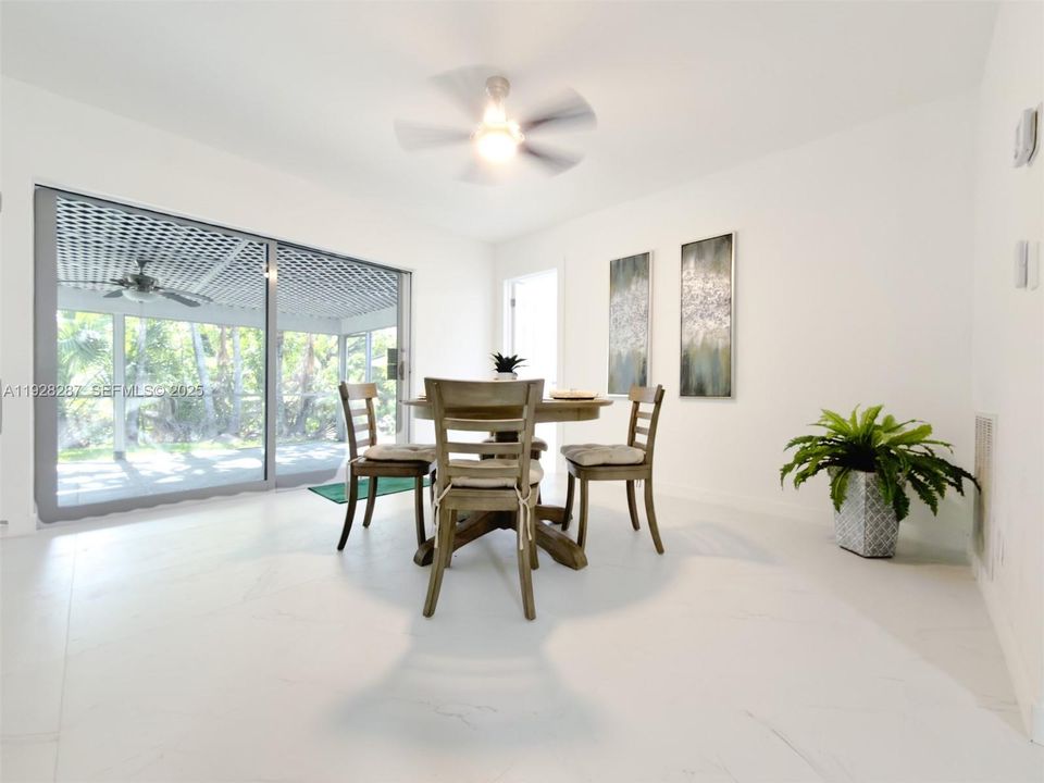 En Venta: $619,900 (4 camas, 2 baños, 1999 Pies cuadrados)