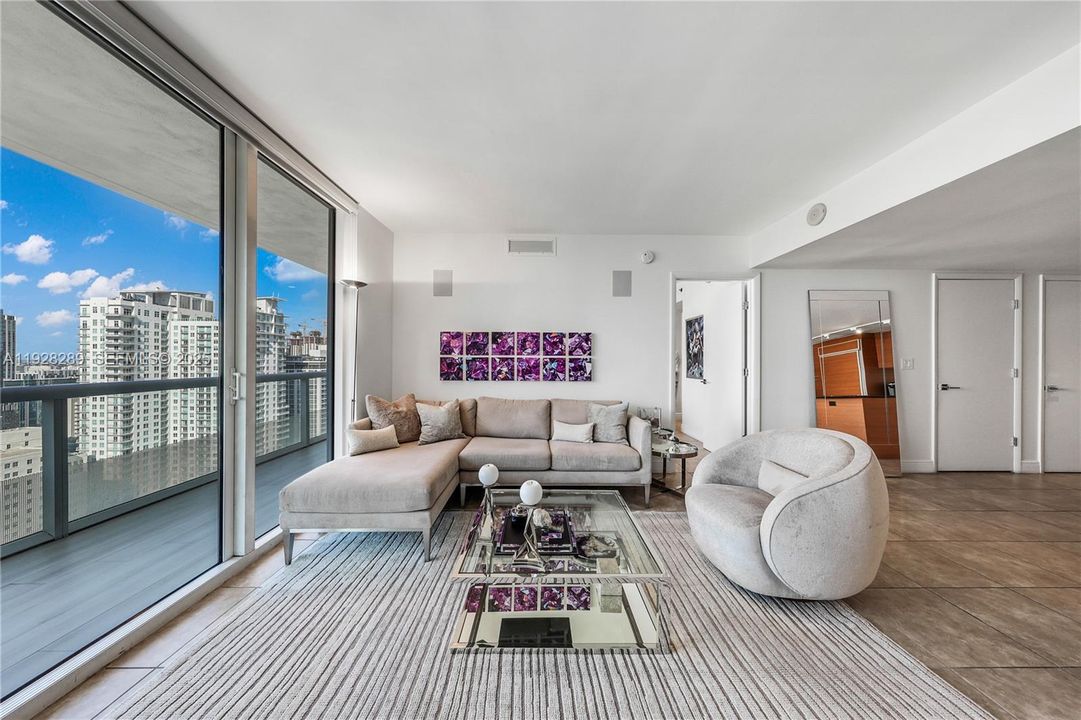 For Sale: $649,000 (2 beds, 2 baths, 1256 Square Feet)