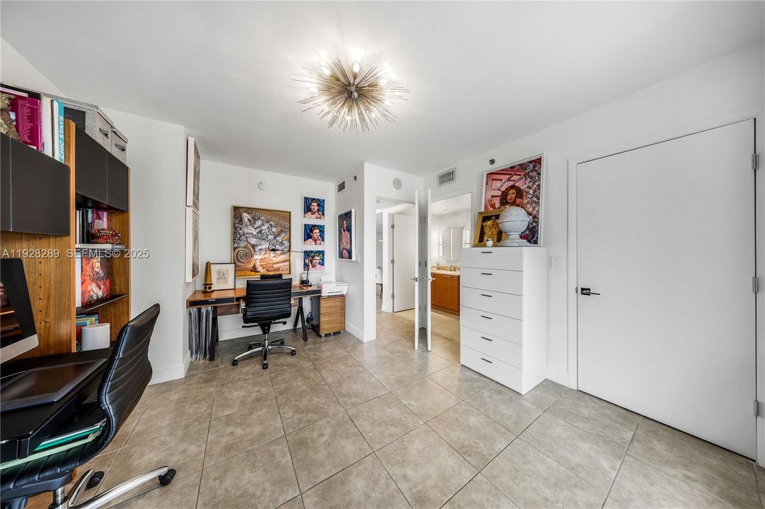 For Sale: $649,000 (2 beds, 2 baths, 1256 Square Feet)