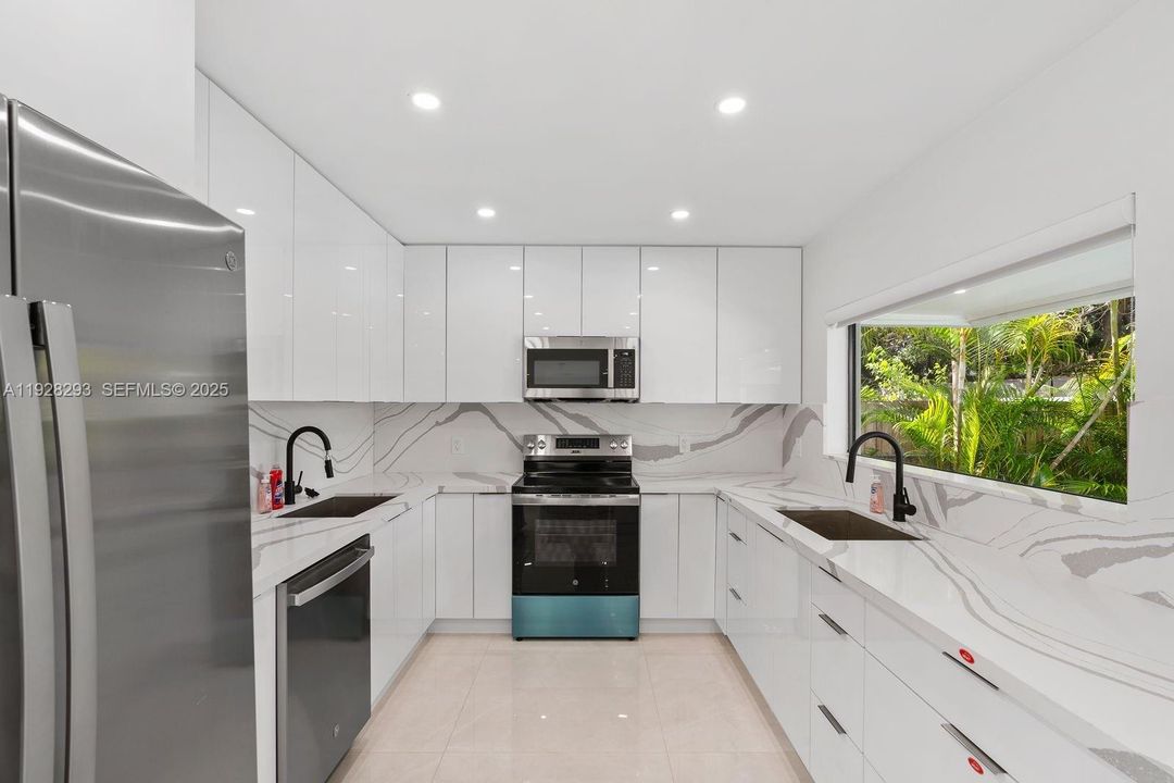 待售: $1,298,000 (3 贝兹, 2 浴室, 1646 平方英尺)