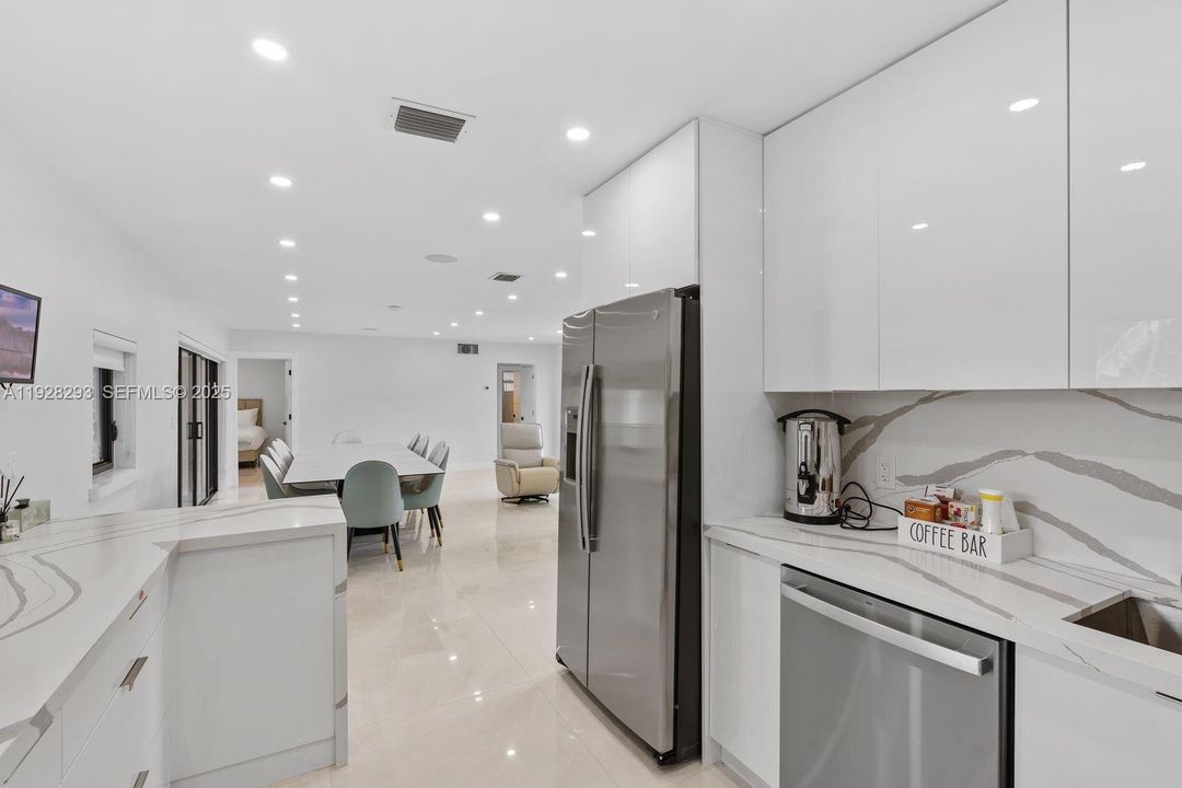 待售: $1,298,000 (3 贝兹, 2 浴室, 1646 平方英尺)