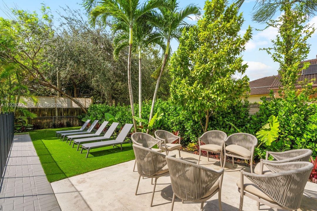 待售: $1,298,000 (3 贝兹, 2 浴室, 1646 平方英尺)