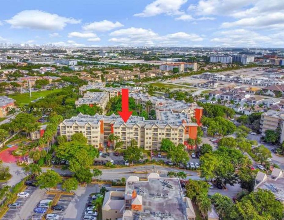 出租: $2,350 (2 贝兹, 2 浴室, 992 平方英尺)