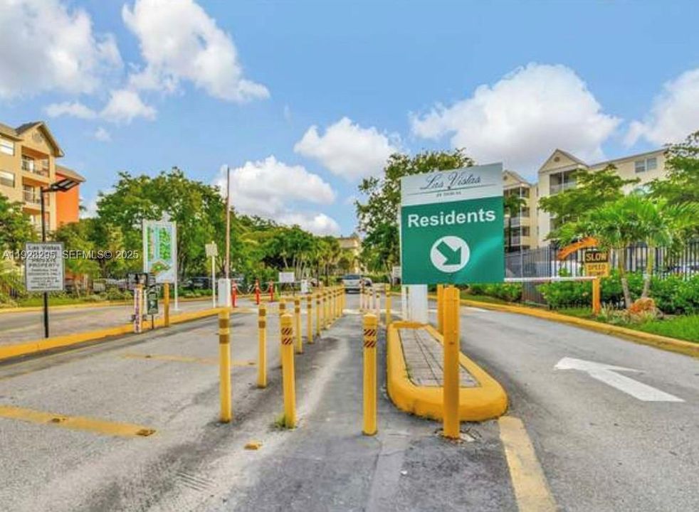 出租: $2,350 (2 贝兹, 2 浴室, 992 平方英尺)