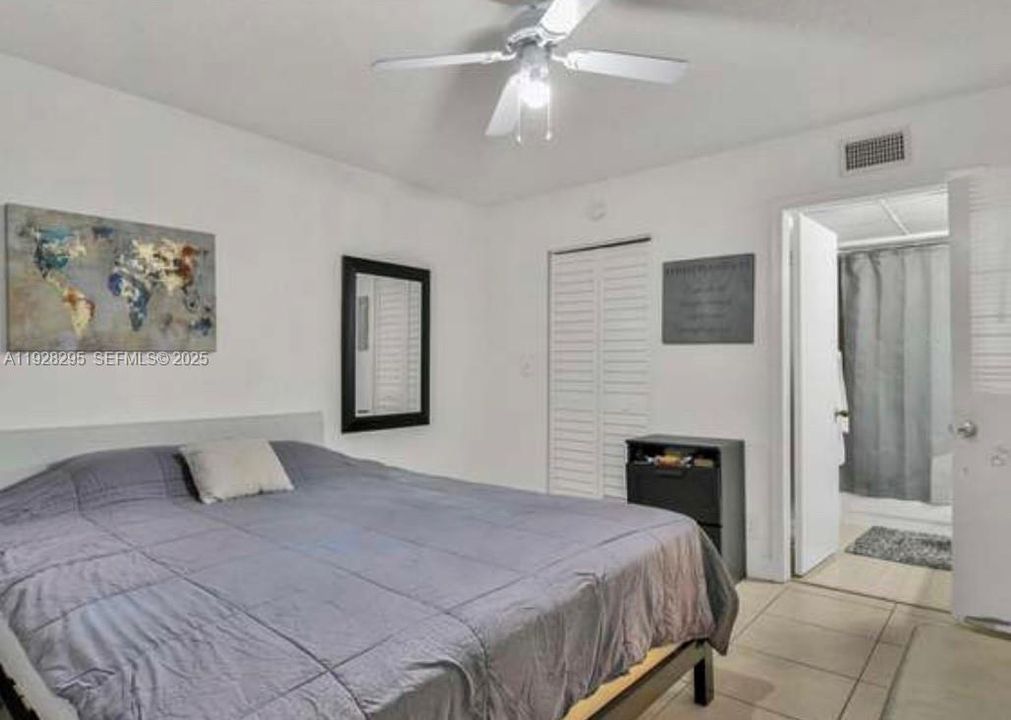 出租: $2,350 (2 贝兹, 2 浴室, 992 平方英尺)