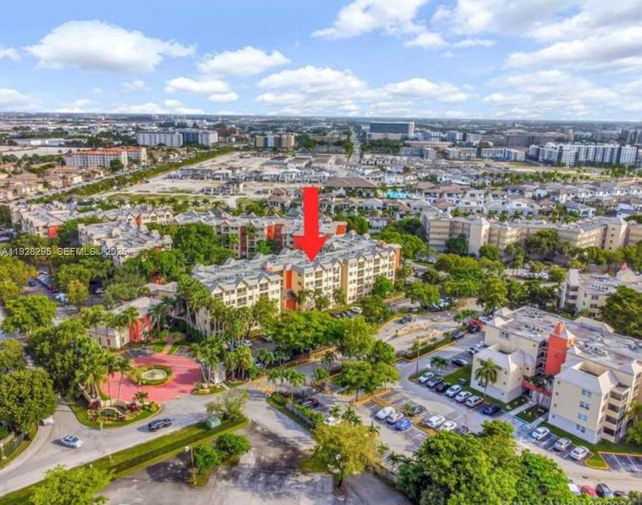 出租: $2,350 (2 贝兹, 2 浴室, 992 平方英尺)