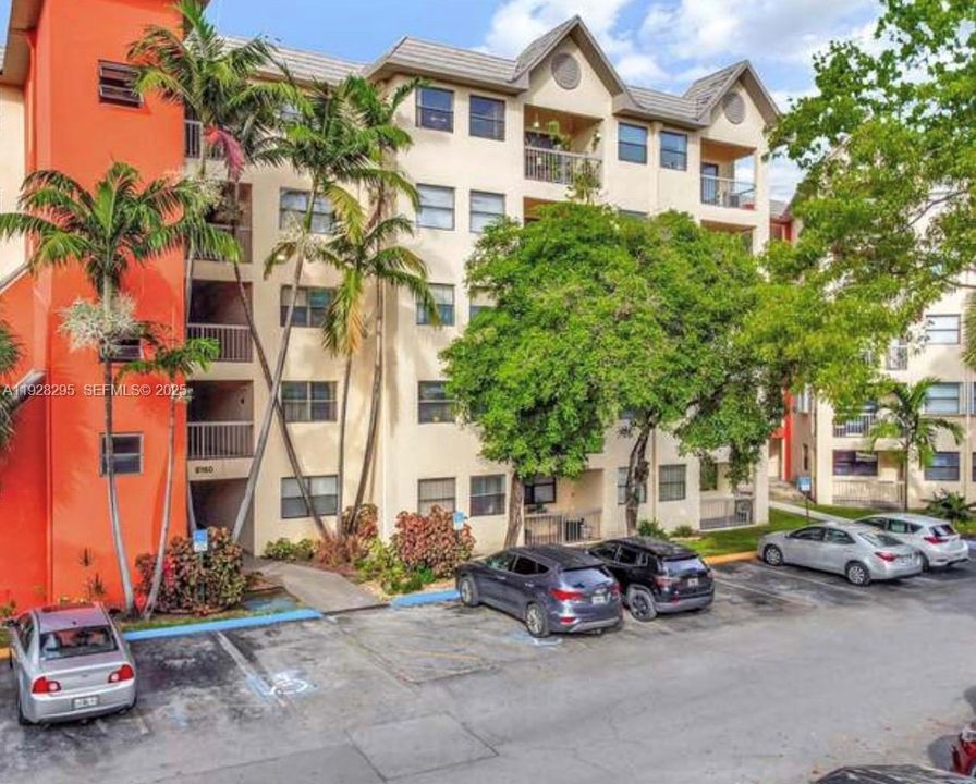 出租: $2,350 (2 贝兹, 2 浴室, 992 平方英尺)