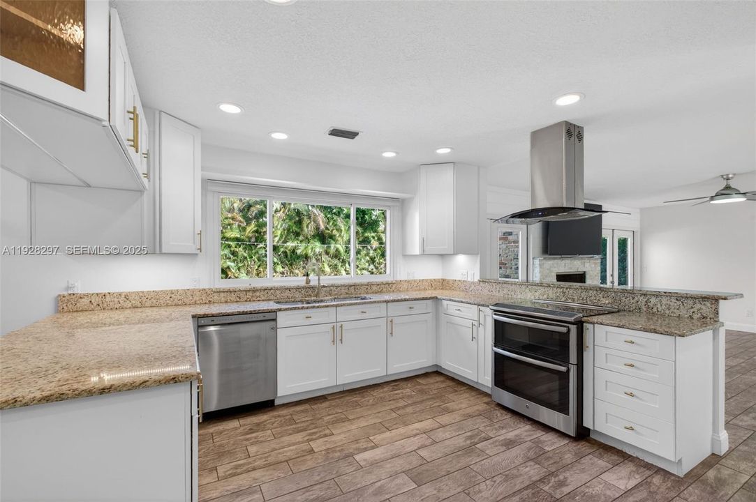 待售: $775,000 (4 贝兹, 3 浴室, 2484 平方英尺)