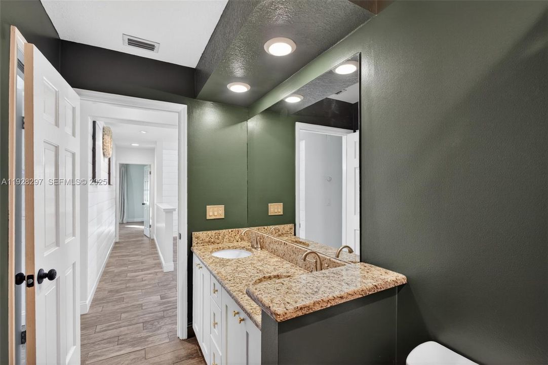 待售: $775,000 (4 贝兹, 3 浴室, 2484 平方英尺)