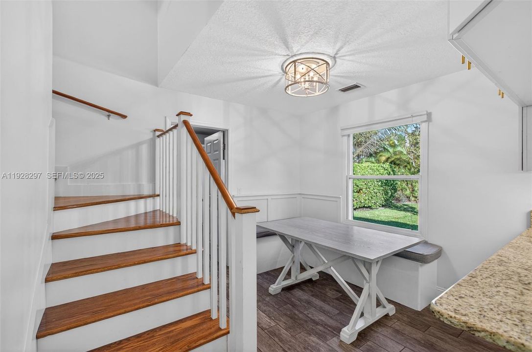 待售: $775,000 (4 贝兹, 3 浴室, 2484 平方英尺)