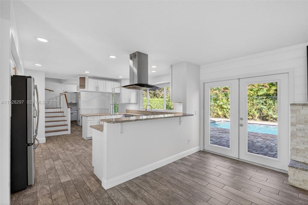 待售: $775,000 (4 贝兹, 3 浴室, 2484 平方英尺)