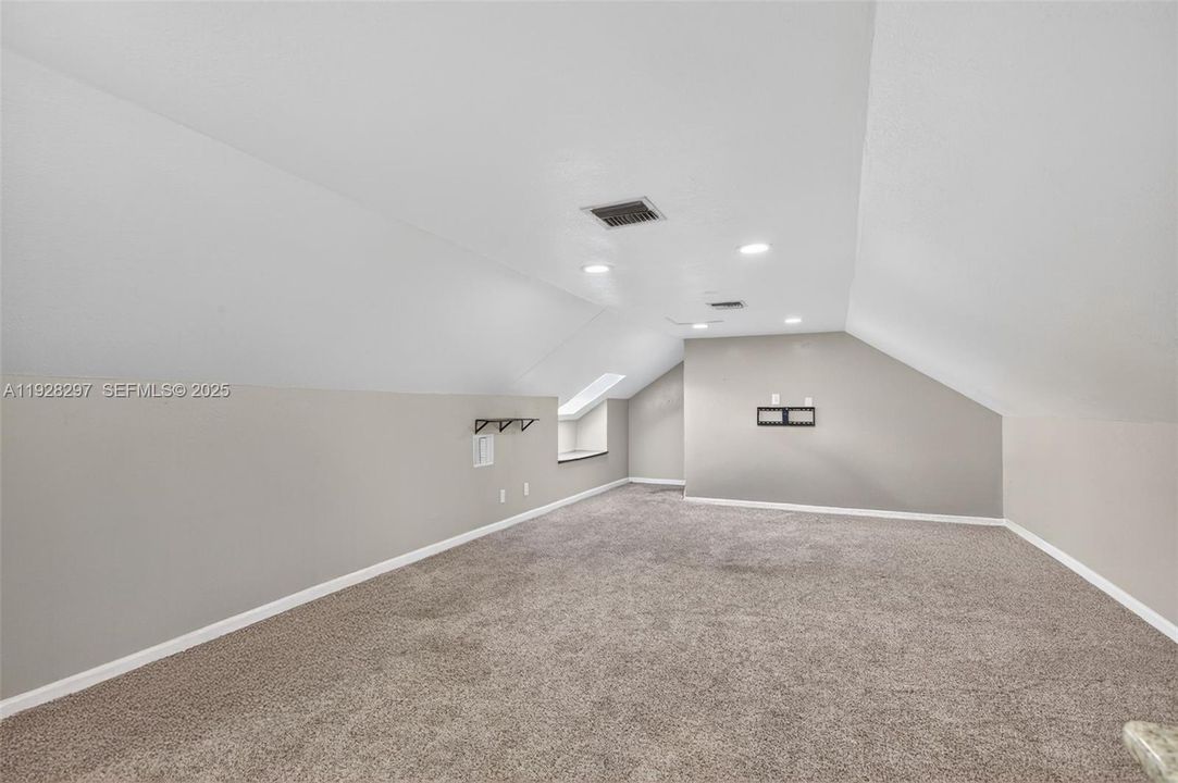 待售: $775,000 (4 贝兹, 3 浴室, 2484 平方英尺)