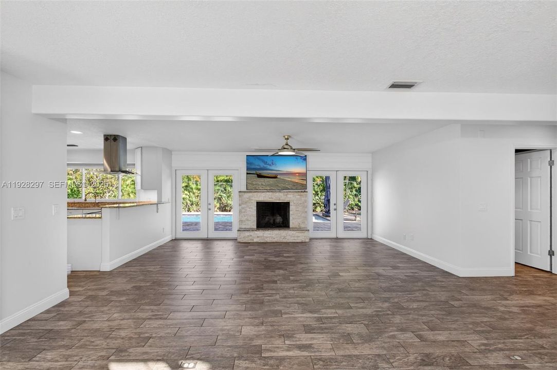 待售: $775,000 (4 贝兹, 3 浴室, 2484 平方英尺)